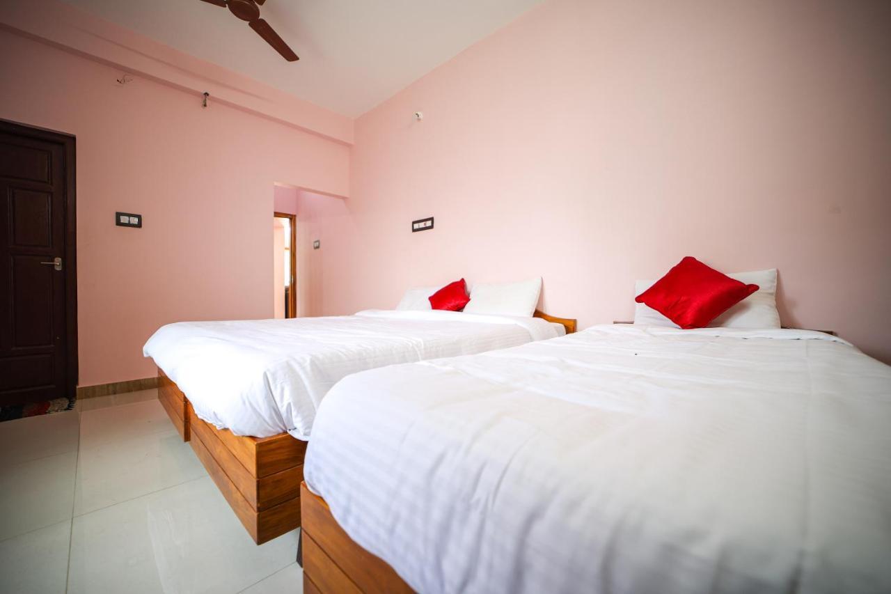 The Pothigai Palace Hotel Kuttalam  Luaran gambar