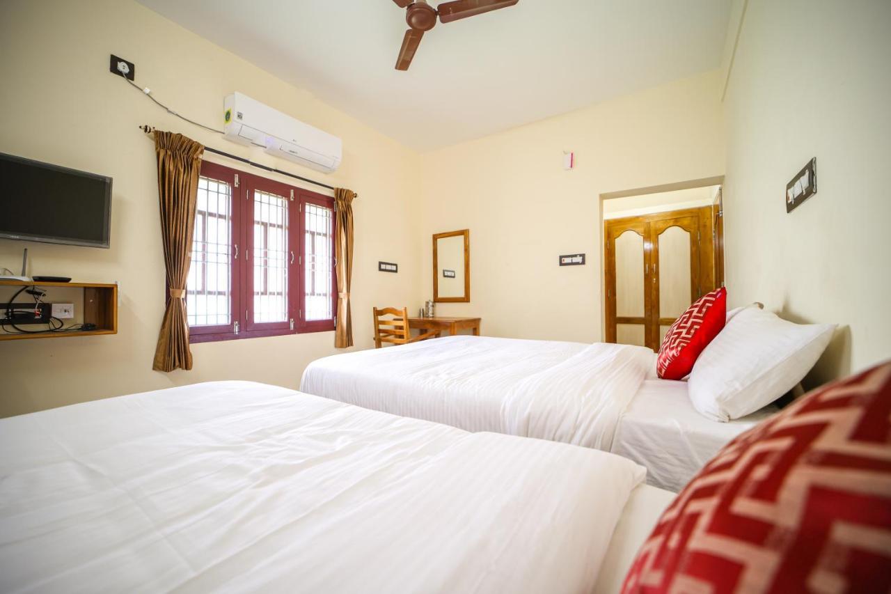 The Pothigai Palace Hotel Kuttalam  Luaran gambar