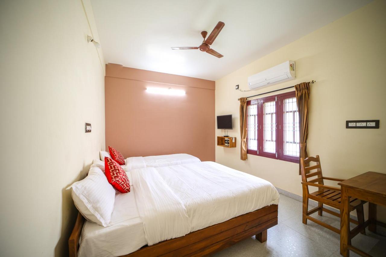The Pothigai Palace Hotel Kuttalam  Luaran gambar