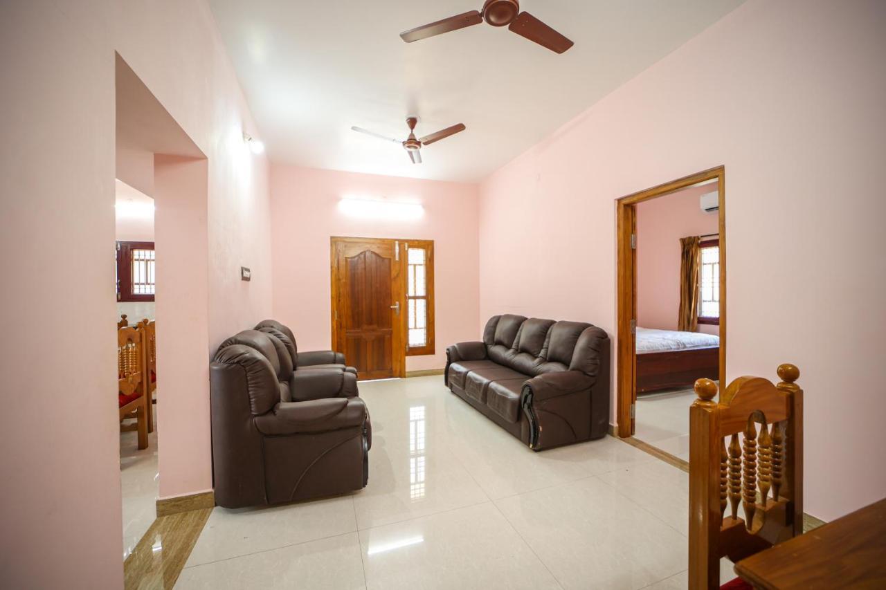 The Pothigai Palace Hotel Kuttalam  Luaran gambar