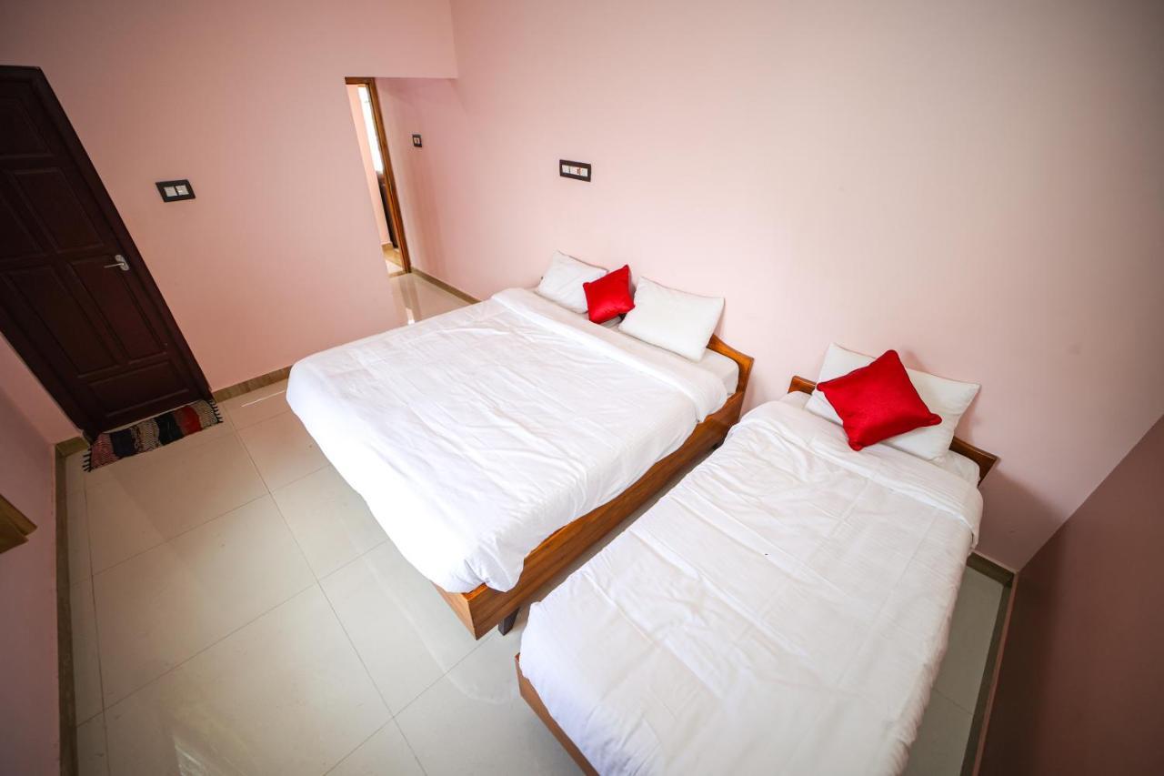 The Pothigai Palace Hotel Kuttalam  Luaran gambar