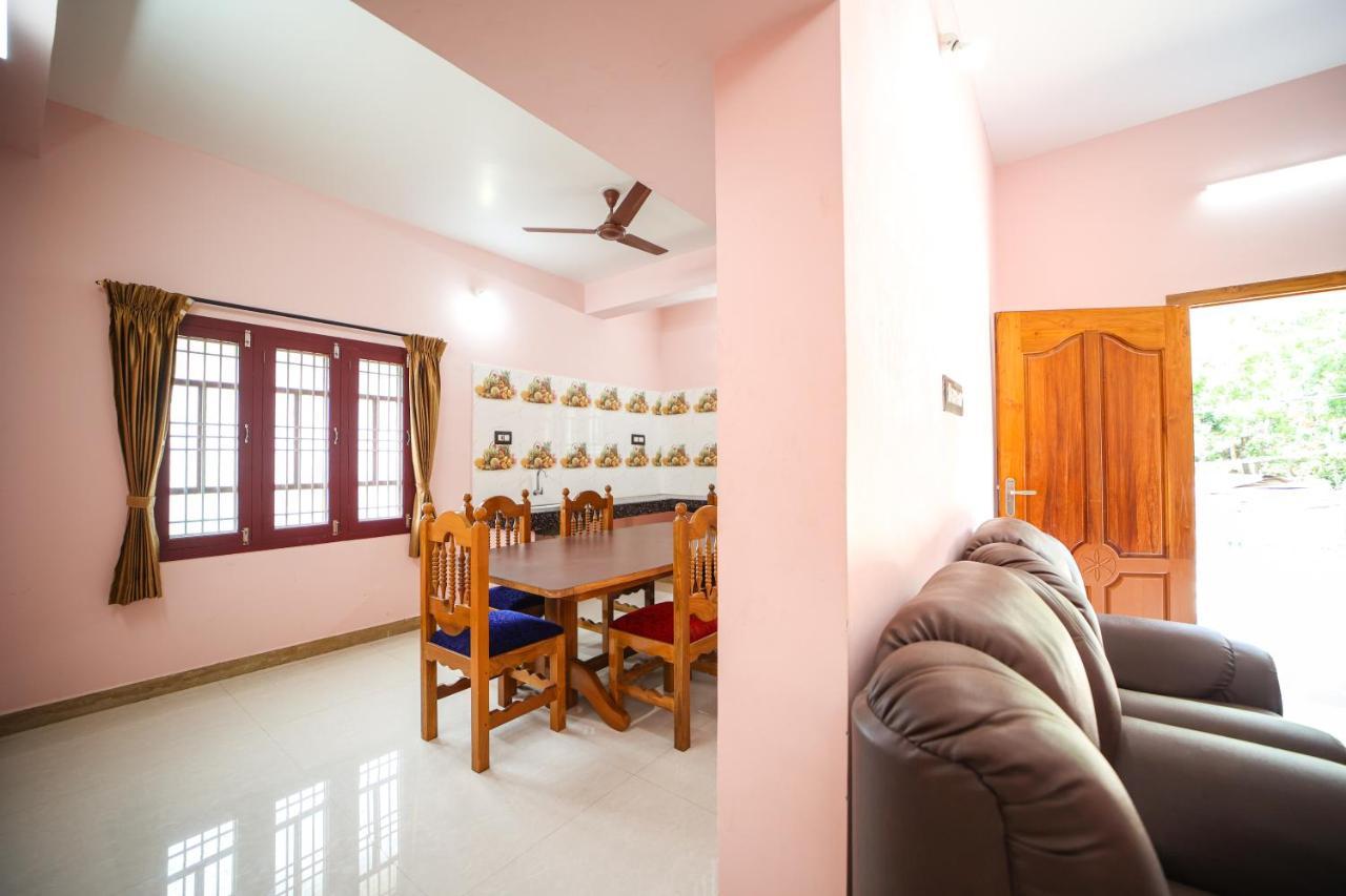 The Pothigai Palace Hotel Kuttalam  Luaran gambar