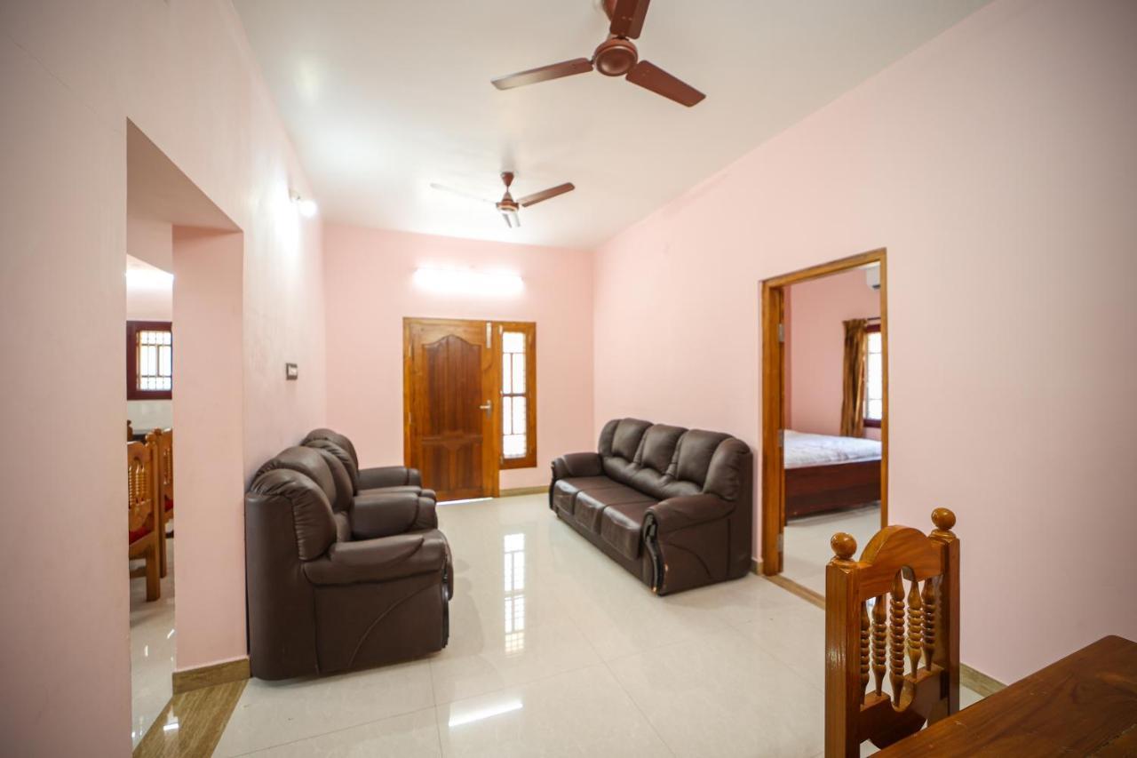 The Pothigai Palace Hotel Kuttalam  Luaran gambar